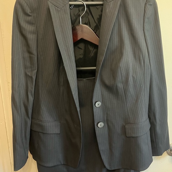 Hugo Boss Suit Jacket / Blazer & Skirt MSRP ~$750. US 12 / IT 48 - Picture 1 of 4